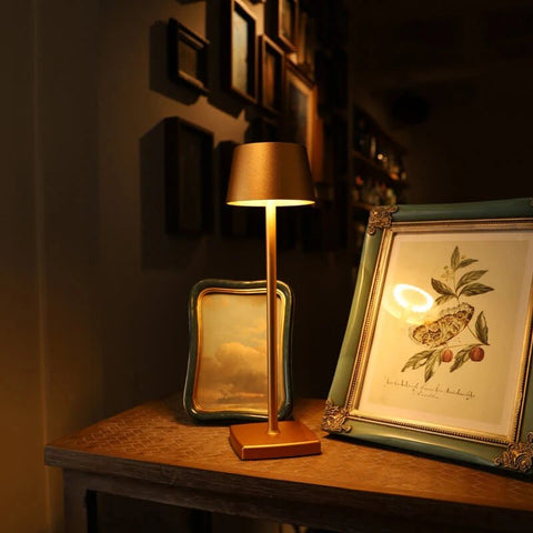 Lámpara LED recargable y sin cables: ¡Elegancia y libertad de iluminación!